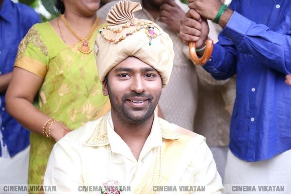பாக்யராஜ் - பூர்ணிமா தம்பதியின் மகன் சாந்தனு - கீர்த்தி திருமண திருமண சிறப்பு ஆல்பம்! பாக்யராஜ் - பூர்ணிமா தம்பதியின் மகன் சாந்தனு - கீர்த்தி திருமண திருமண சிறப்பு ஆல்பம்!