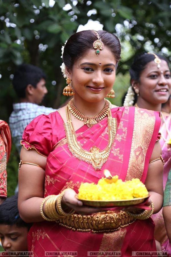 பாக்யராஜ் - பூர்ணிமா தம்பதியின் மகன் சாந்தனு - கீர்த்தி திருமண திருமண சிறப்பு ஆல்பம்! பாக்யராஜ் - பூர்ணிமா தம்பதியின் மகன் சாந்தனு - கீர்த்தி திருமண திருமண சிறப்பு ஆல்பம்!
