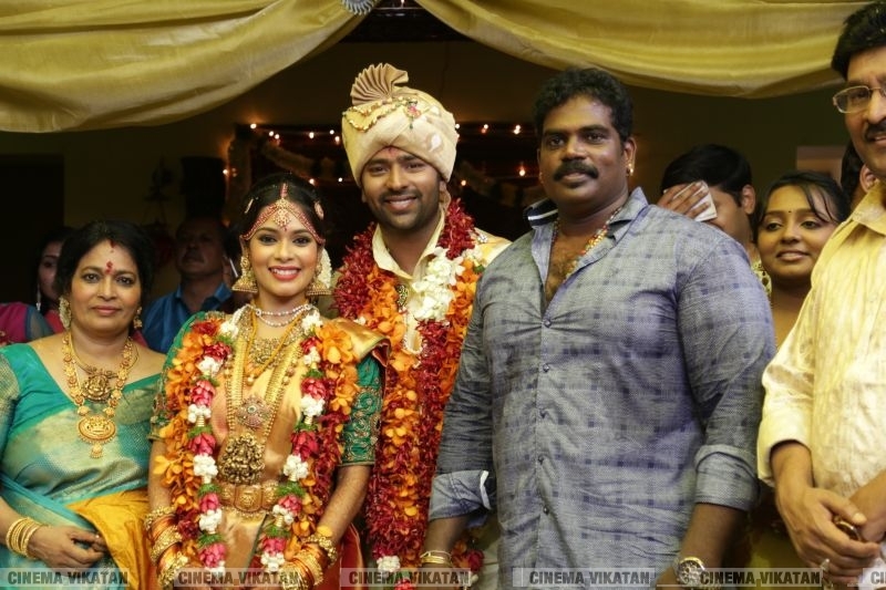 பாக்யராஜ் - பூர்ணிமா தம்பதியின் மகன் சாந்தனு - கீர்த்தி திருமண திருமண சிறப்பு ஆல்பம்! பாக்யராஜ் - பூர்ணிமா தம்பதியின் மகன் சாந்தனு - கீர்த்தி திருமண திருமண சிறப்பு ஆல்பம்!