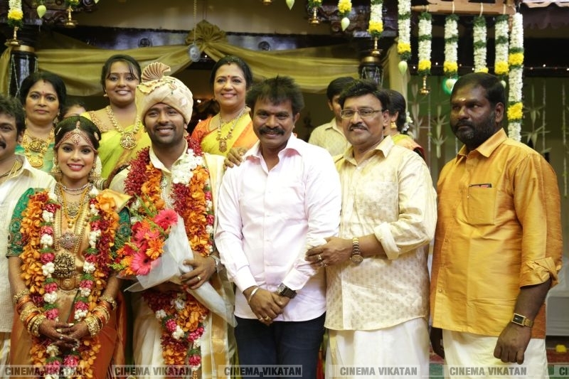 பாக்யராஜ் - பூர்ணிமா தம்பதியின் மகன் சாந்தனு - கீர்த்தி திருமண திருமண சிறப்பு ஆல்பம்! பாக்யராஜ் - பூர்ணிமா தம்பதியின் மகன் சாந்தனு - கீர்த்தி திருமண திருமண சிறப்பு ஆல்பம்!
