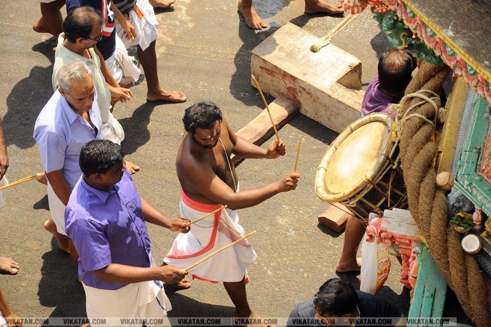 திருச்சி ஸ்ரீரங்கம் கோயில் பங்குனி தேர் திருவிழா! படங்கள் - என்.ஜி.மணிகண்டன் திருச்சி ஸ்ரீரங்கம் கோயில் பங்குனி தேர் திருவிழா! படங்கள் - என்.ஜி.மணிகண்டன்