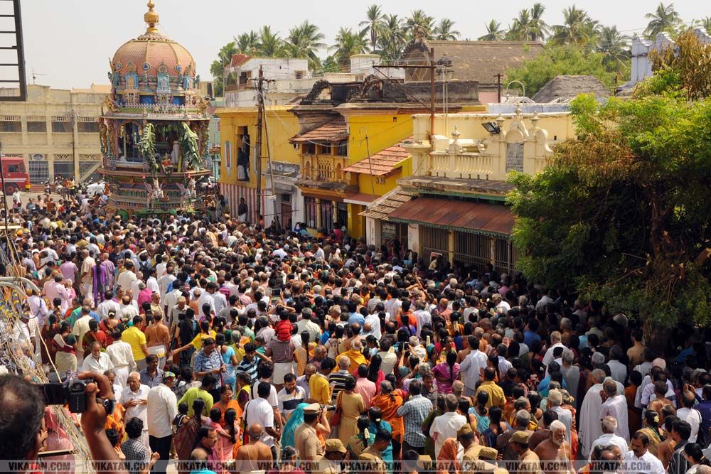திருச்சி ஸ்ரீரங்கம் கோயில் பங்குனி தேர் திருவிழா! படங்கள் - என்.ஜி.மணிகண்டன் திருச்சி ஸ்ரீரங்கம் கோயில் பங்குனி தேர் திருவிழா! படங்கள் - என்.ஜி.மணிகண்டன்