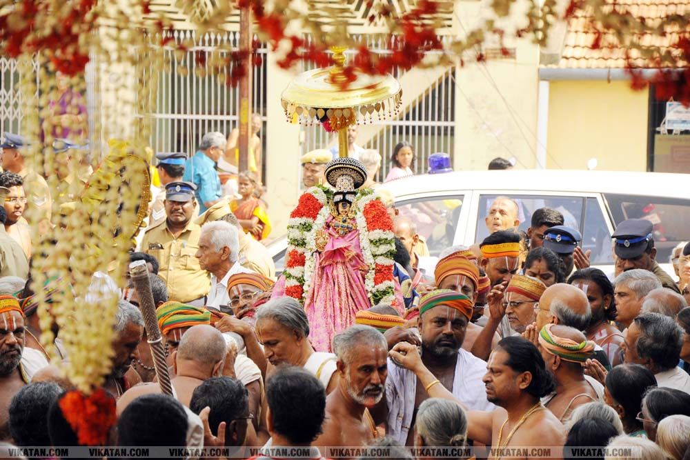 திருச்சி ஸ்ரீரங்கம் கோயில் பங்குனி தேர் திருவிழா! படங்கள் - என்.ஜி.மணிகண்டன் திருச்சி ஸ்ரீரங்கம் கோயில் பங்குனி தேர் திருவிழா! படங்கள் - என்.ஜி.மணிகண்டன்