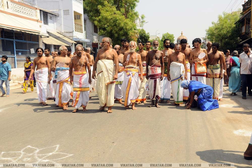 திருச்சி ஸ்ரீரங்கம் கோயில் பங்குனி தேர் திருவிழா! படங்கள் - என்.ஜி.மணிகண்டன் திருச்சி ஸ்ரீரங்கம் கோயில் பங்குனி தேர் திருவிழா! படங்கள் - என்.ஜி.மணிகண்டன்