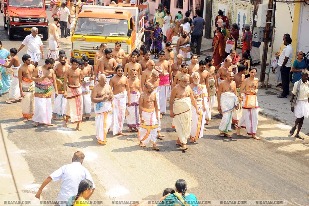 திருச்சி ஸ்ரீரங்கம் கோயில் பங்குனி தேர் திருவிழா! படங்கள் - என்.ஜி.மணிகண்டன் திருச்சி ஸ்ரீரங்கம் கோயில் பங்குனி தேர் திருவிழா! படங்கள் - என்.ஜி.மணிகண்டன்