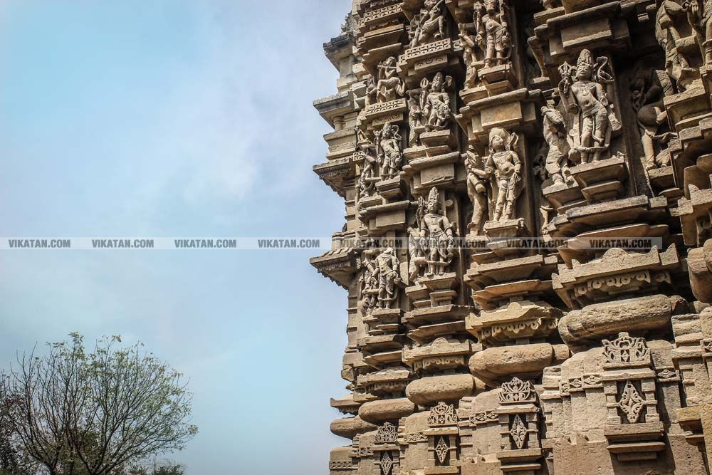 கஜுரஹோ சிற்பங்கள் - சிறப்பு புகைப்பட்டத் தொகுப்பு: படங்கள்: அ. சரண் குமார் கஜுரஹோ சிற்பங்கள் - சிறப்பு புகைப்பட்டத் தொகுப்பு: படங்கள்: அ. சரண் குமார்