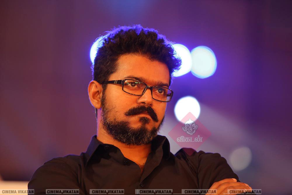 விஜய்யின் மெர்சலான எக்ஸ்ளூசிவ் போட்டோ ஆல்பம்..! #HBDMersalVijay விஜய்யின் மெர்சலான எக்ஸ்ளூசிவ் போட்டோ ஆல்பம்..! #HBDMersalVijay