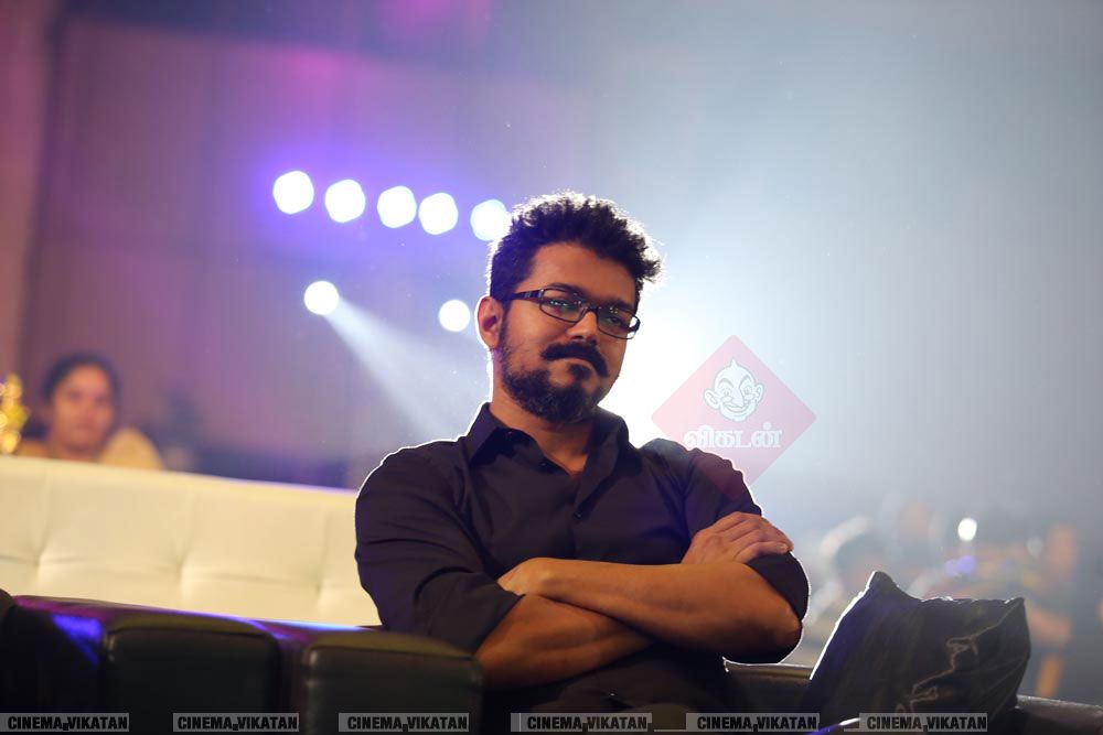 விஜய்யின் மெர்சலான எக்ஸ்ளூசிவ் போட்டோ ஆல்பம்..! #HBDMersalVijay விஜய்யின் மெர்சலான எக்ஸ்ளூசிவ் போட்டோ ஆல்பம்..! #HBDMersalVijay