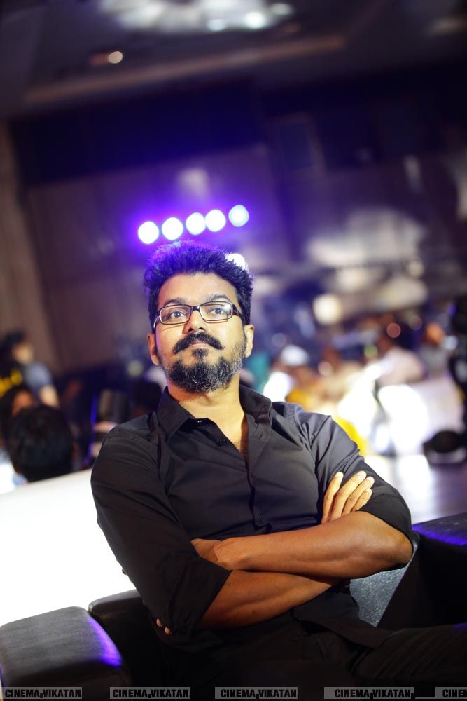 விஜய்யின் மெர்சலான எக்ஸ்ளூசிவ் போட்டோ ஆல்பம்..! #HBDMersalVijay விஜய்யின் மெர்சலான எக்ஸ்ளூசிவ் போட்டோ ஆல்பம்..! #HBDMersalVijay