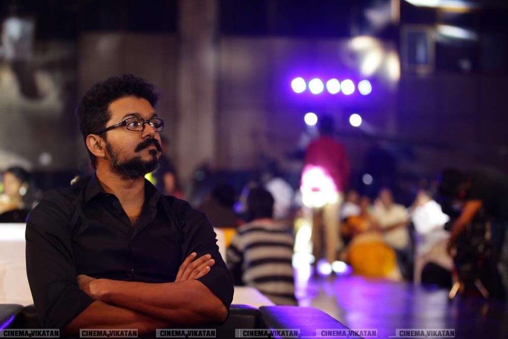 விஜய்யின் மெர்சலான எக்ஸ்ளூசிவ் போட்டோ ஆல்பம்..! #HBDMersalVijay விஜய்யின் மெர்சலான எக்ஸ்ளூசிவ் போட்டோ ஆல்பம்..! #HBDMersalVijay