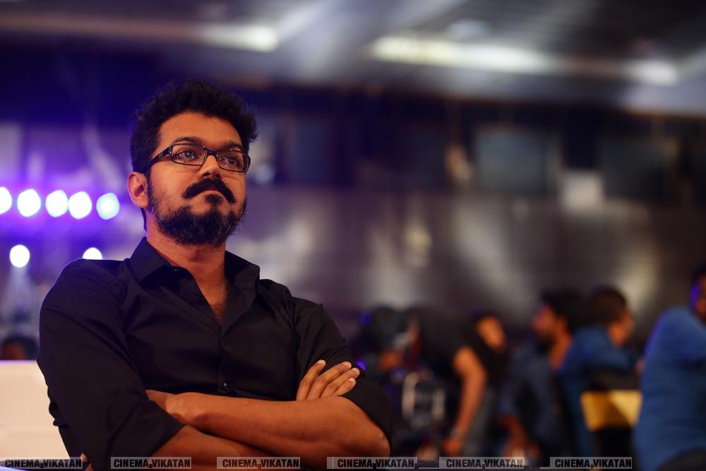 விஜய்யின் மெர்சலான எக்ஸ்ளூசிவ் போட்டோ ஆல்பம்..! #HBDMersalVijay விஜய்யின் மெர்சலான எக்ஸ்ளூசிவ் போட்டோ ஆல்பம்..! #HBDMersalVijay