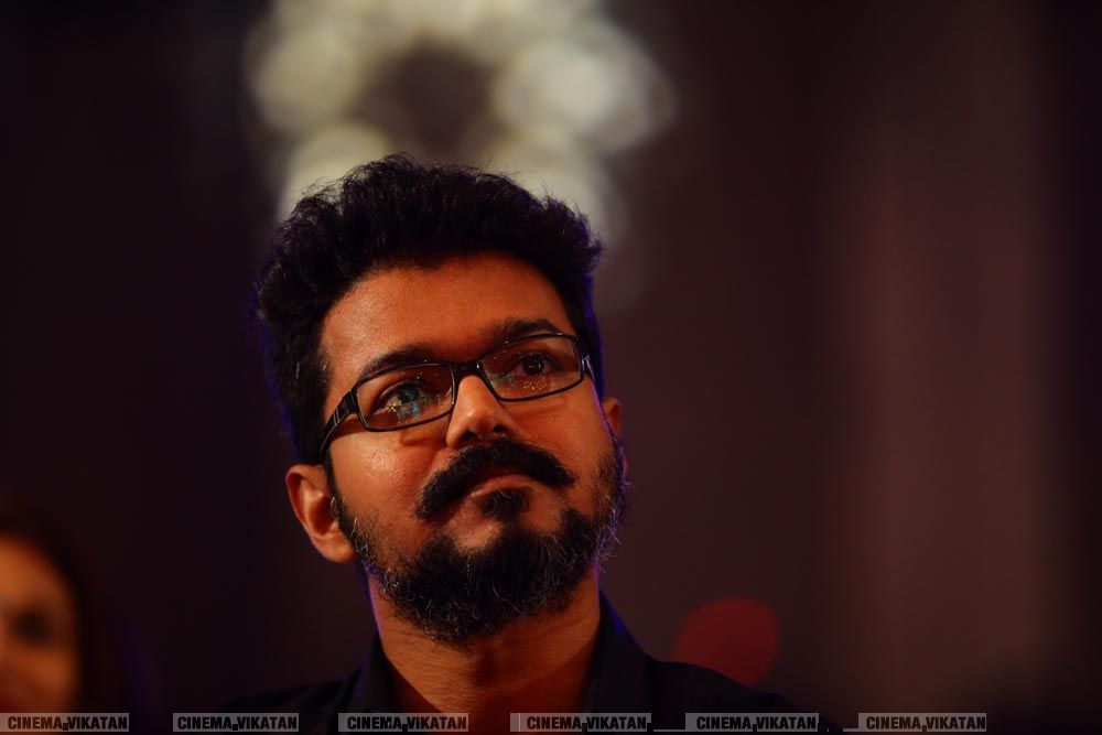 விஜய்யின் மெர்சலான எக்ஸ்ளூசிவ் போட்டோ ஆல்பம்..! #HBDMersalVijay விஜய்யின் மெர்சலான எக்ஸ்ளூசிவ் போட்டோ ஆல்பம்..! #HBDMersalVijay