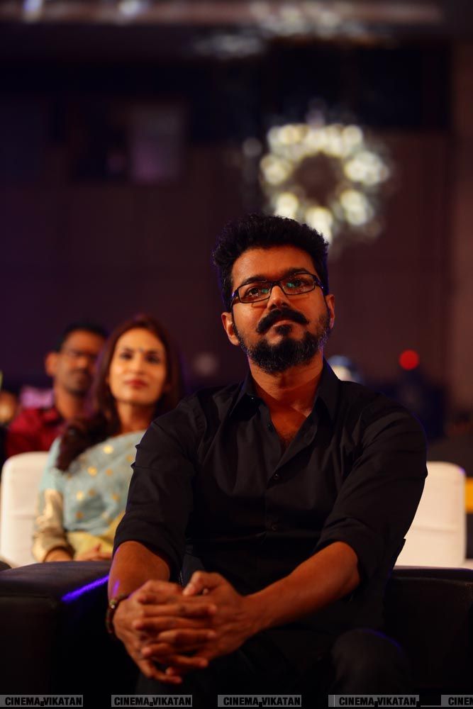 விஜய்யின் மெர்சலான எக்ஸ்ளூசிவ் போட்டோ ஆல்பம்..! #HBDMersalVijay விஜய்யின் மெர்சலான எக்ஸ்ளூசிவ் போட்டோ ஆல்பம்..! #HBDMersalVijay