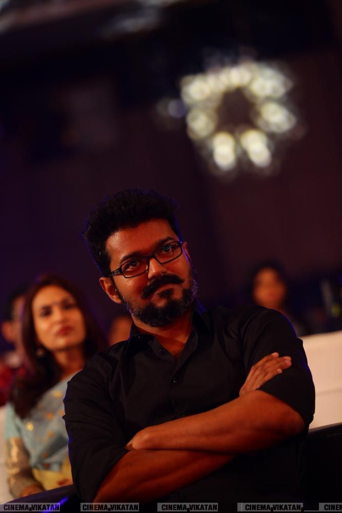 விஜய்யின் மெர்சலான எக்ஸ்ளூசிவ் போட்டோ ஆல்பம்..! #HBDMersalVijay விஜய்யின் மெர்சலான எக்ஸ்ளூசிவ் போட்டோ ஆல்பம்..! #HBDMersalVijay