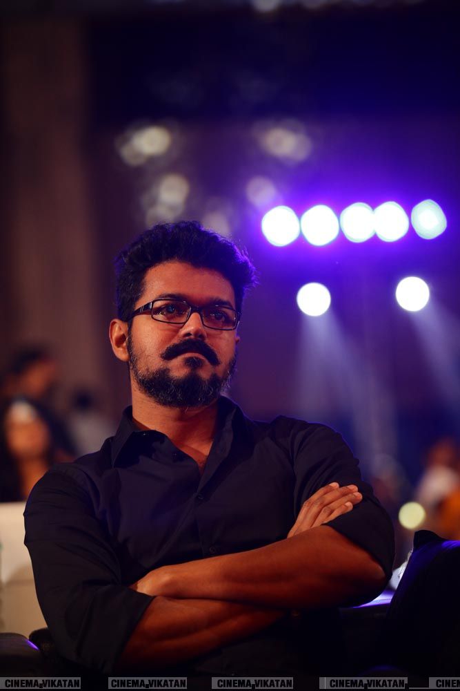 விஜய்யின் மெர்சலான எக்ஸ்ளூசிவ் போட்டோ ஆல்பம்..! #HBDMersalVijay விஜய்யின் மெர்சலான எக்ஸ்ளூசிவ் போட்டோ ஆல்பம்..! #HBDMersalVijay
