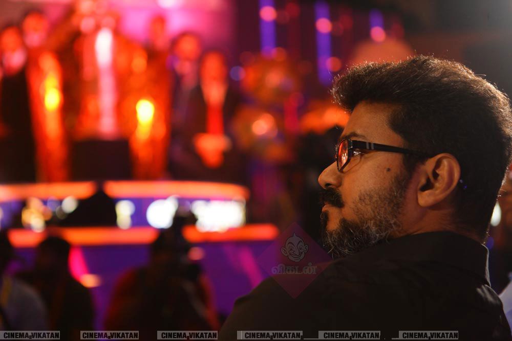 விஜய்யின் மெர்சலான எக்ஸ்ளூசிவ் போட்டோ ஆல்பம்..! #HBDMersalVijay விஜய்யின் மெர்சலான எக்ஸ்ளூசிவ் போட்டோ ஆல்பம்..! #HBDMersalVijay