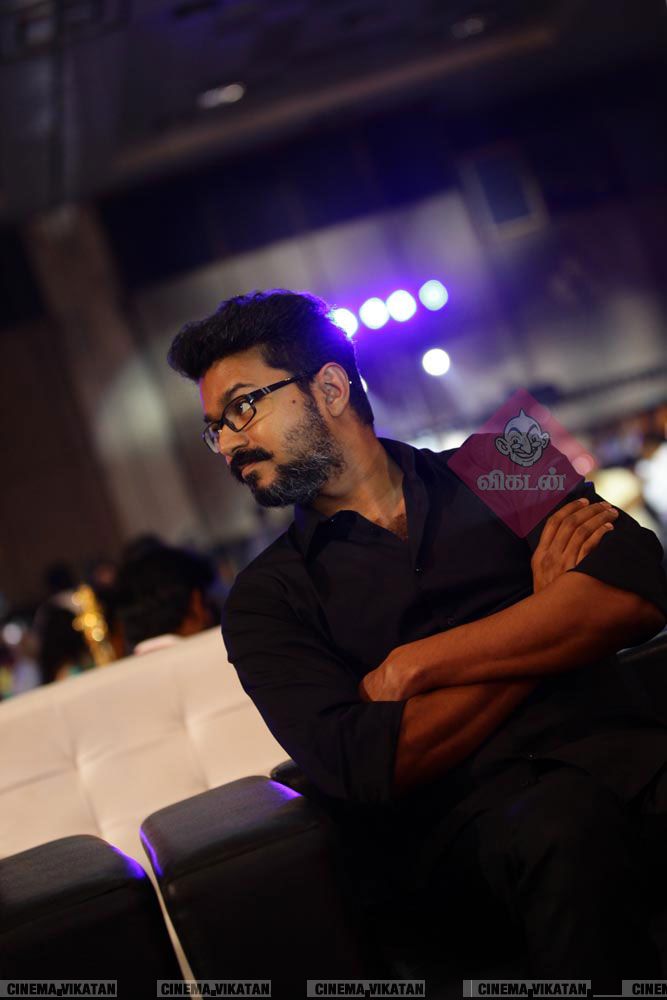 விஜய்யின் மெர்சலான எக்ஸ்ளூசிவ் போட்டோ ஆல்பம்..! #HBDMersalVijay விஜய்யின் மெர்சலான எக்ஸ்ளூசிவ் போட்டோ ஆல்பம்..! #HBDMersalVijay