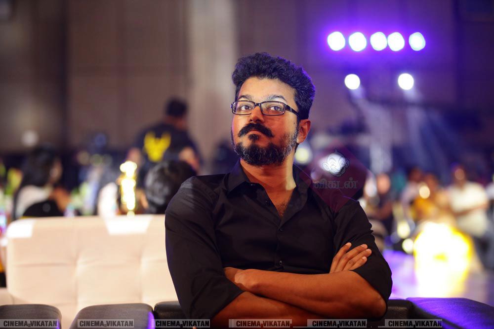 விஜய்யின் மெர்சலான எக்ஸ்ளூசிவ் போட்டோ ஆல்பம்..! #HBDMersalVijay விஜய்யின் மெர்சலான எக்ஸ்ளூசிவ் போட்டோ ஆல்பம்..! #HBDMersalVijay