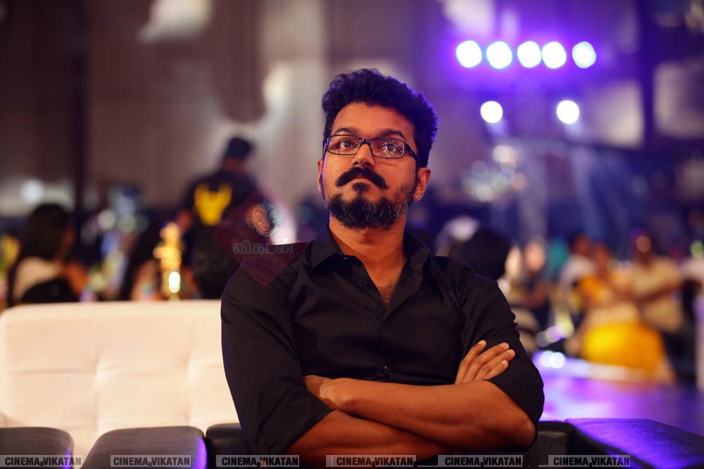 விஜய்யின் மெர்சலான எக்ஸ்ளூசிவ் போட்டோ ஆல்பம்..! #HBDMersalVijay விஜய்யின் மெர்சலான எக்ஸ்ளூசிவ் போட்டோ ஆல்பம்..! #HBDMersalVijay