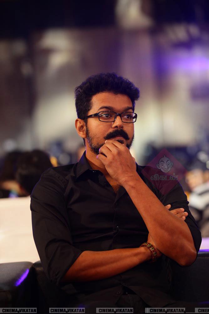 விஜய்யின் மெர்சலான எக்ஸ்ளூசிவ் போட்டோ ஆல்பம்..! #HBDMersalVijay விஜய்யின் மெர்சலான எக்ஸ்ளூசிவ் போட்டோ ஆல்பம்..! #HBDMersalVijay