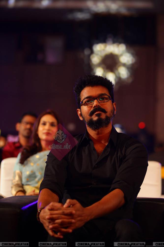 விஜய்யின் மெர்சலான எக்ஸ்ளூசிவ் போட்டோ ஆல்பம்..! #HBDMersalVijay விஜய்யின் மெர்சலான எக்ஸ்ளூசிவ் போட்டோ ஆல்பம்..! #HBDMersalVijay