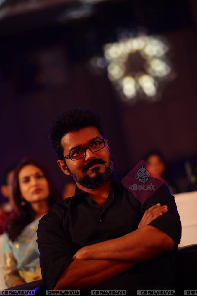 விஜய்யின் மெர்சலான எக்ஸ்ளூசிவ் போட்டோ ஆல்பம்..! #HBDMersalVijay விஜய்யின் மெர்சலான எக்ஸ்ளூசிவ் போட்டோ ஆல்பம்..! #HBDMersalVijay