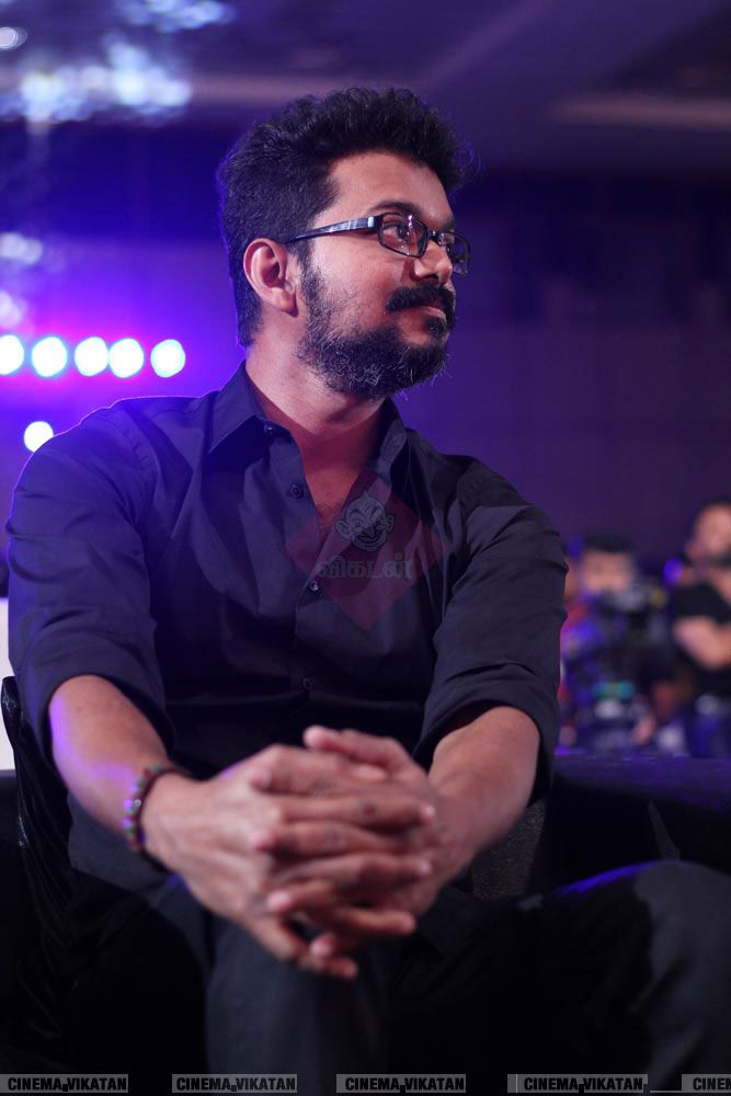 விஜய்யின் மெர்சலான எக்ஸ்ளூசிவ் போட்டோ ஆல்பம்..! #HBDMersalVijay விஜய்யின் மெர்சலான எக்ஸ்ளூசிவ் போட்டோ ஆல்பம்..! #HBDMersalVijay