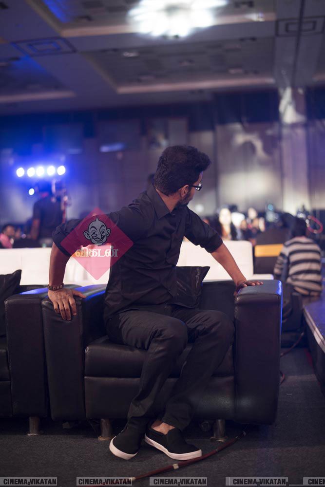 விஜய்யின் மெர்சலான எக்ஸ்ளூசிவ் போட்டோ ஆல்பம்..! #HBDMersalVijay விஜய்யின் மெர்சலான எக்ஸ்ளூசிவ் போட்டோ ஆல்பம்..! #HBDMersalVijay