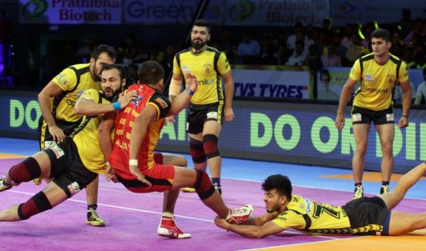 வைரலாகும் ராகுல் செளத்ரியின் லயன் ஜம்ப்... புரோ கபடி லீக் ஆல்பம்! வைரலாகும் ராகுல் செளத்ரியின் லயன் ஜம்ப்... புரோ கபடி லீக் ஆல்பம்!