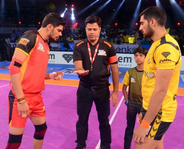 வைரலாகும் ராகுல் செளத்ரியின் லயன் ஜம்ப்... புரோ கபடி லீக் ஆல்பம்! வைரலாகும் ராகுல் செளத்ரியின் லயன் ஜம்ப்... புரோ கபடி லீக் ஆல்பம்!