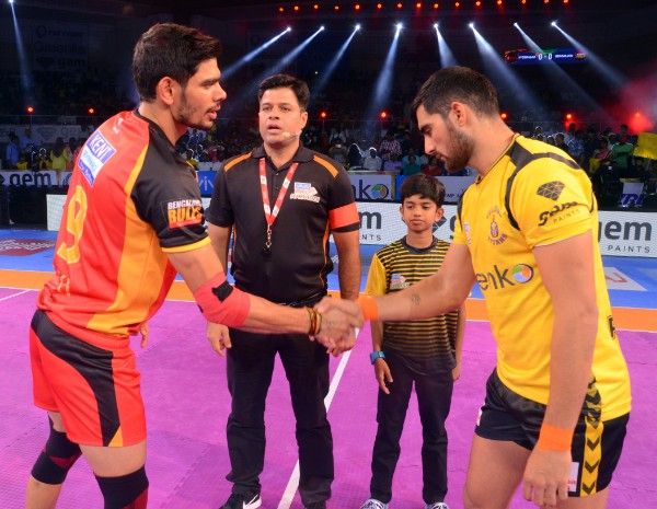 வைரலாகும் ராகுல் செளத்ரியின் லயன் ஜம்ப்... புரோ கபடி லீக் ஆல்பம்! வைரலாகும் ராகுல் செளத்ரியின் லயன் ஜம்ப்... புரோ கபடி லீக் ஆல்பம்!