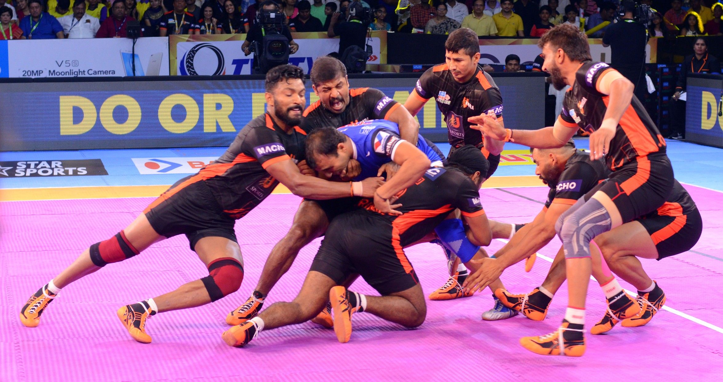வைரலாகும் ராகுல் செளத்ரியின் லயன் ஜம்ப்... புரோ கபடி லீக் ஆல்பம்! வைரலாகும் ராகுல் செளத்ரியின் லயன் ஜம்ப்... புரோ கபடி லீக் ஆல்பம்!