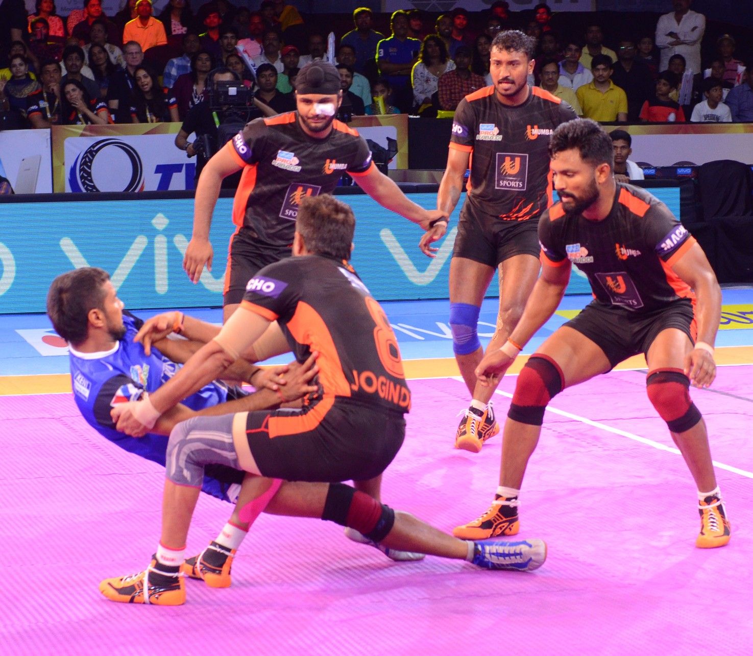 வைரலாகும் ராகுல் செளத்ரியின் லயன் ஜம்ப்... புரோ கபடி லீக் ஆல்பம்! வைரலாகும் ராகுல் செளத்ரியின் லயன் ஜம்ப்... புரோ கபடி லீக் ஆல்பம்!