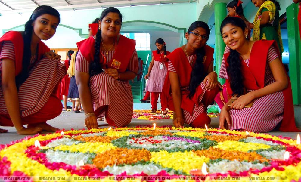கன்னியாகுமரி மாவட்டம் நாகர்கோவில் குமரி மெட்ரிக் மேல்நிலைப்பள்ளியில் அத்தப்பூ கோலமிட்டு ஓணம் பண்டிகை கொண்டாட்டம்... படங்கள் - ரா.ராம்குமார் கன்னியாகுமரி மாவட்டம் நாகர்கோவில் குமரி மெட்ரிக் மேல்நிலைப்பள்ளியில் அத்தப்பூ கோலமிட்டு ஓணம் பண்டிகை கொண்டாட்டம்... படங்கள் - ரா.ராம்குமார்