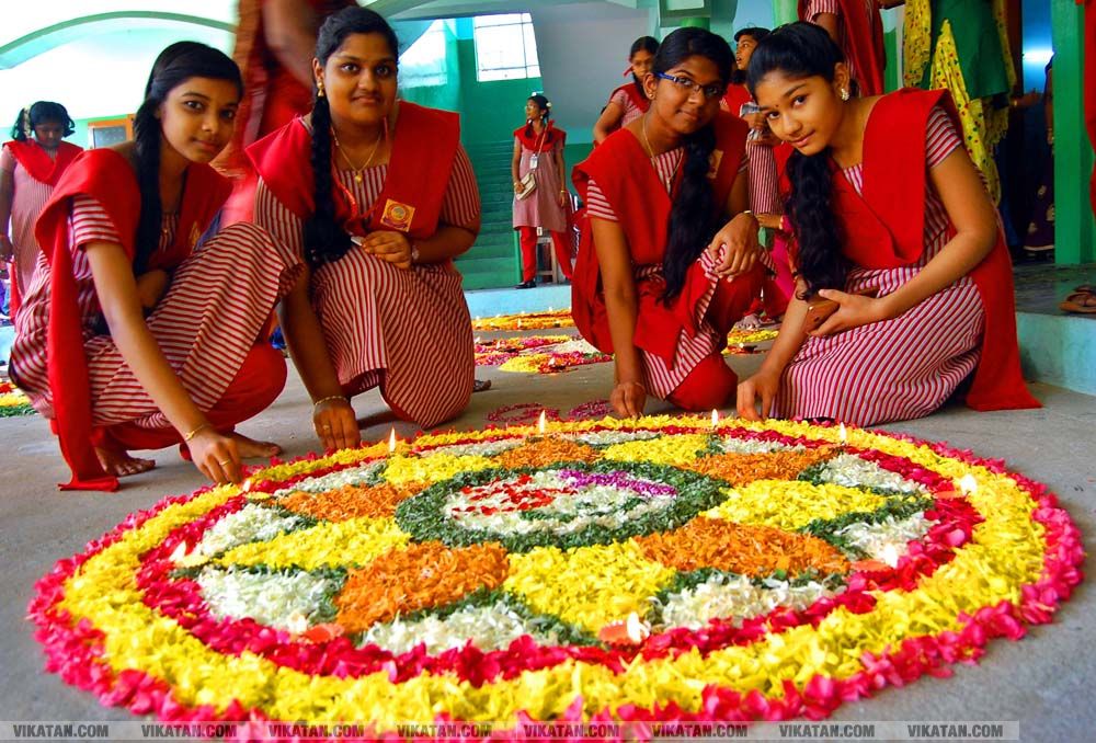 கன்னியாகுமரி மாவட்டம் நாகர்கோவில் குமரி மெட்ரிக் மேல்நிலைப்பள்ளியில் அத்தப்பூ கோலமிட்டு ஓணம் பண்டிகை கொண்டாட்டம்... படங்கள் - ரா.ராம்குமார் கன்னியாகுமரி மாவட்டம் நாகர்கோவில் குமரி மெட்ரிக் மேல்நிலைப்பள்ளியில் அத்தப்பூ கோலமிட்டு ஓணம் பண்டிகை கொண்டாட்டம்... படங்கள் - ரா.ராம்குமார்