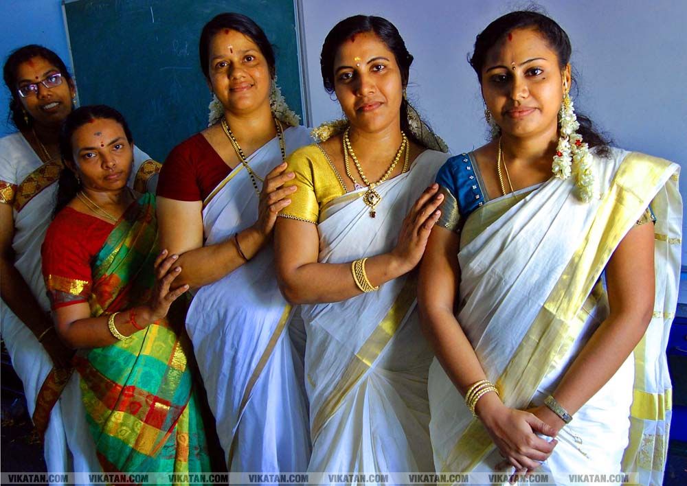 கன்னியாகுமரி மாவட்டம் நாகர்கோவில் குமரி மெட்ரிக் மேல்நிலைப்பள்ளியில் அத்தப்பூ கோலமிட்டு ஓணம் பண்டிகை கொண்டாட்டம்... படங்கள் - ரா.ராம்குமார் கன்னியாகுமரி மாவட்டம் நாகர்கோவில் குமரி மெட்ரிக் மேல்நிலைப்பள்ளியில் அத்தப்பூ கோலமிட்டு ஓணம் பண்டிகை கொண்டாட்டம்... படங்கள் - ரா.ராம்குமார்