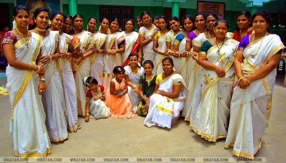 கன்னியாகுமரி மாவட்டம் நாகர்கோவில் குமரி மெட்ரிக் மேல்நிலைப்பள்ளியில் அத்தப்பூ கோலமிட்டு ஓணம் பண்டிகை கொண்டாட்டம்... படங்கள் - ரா.ராம்குமார் கன்னியாகுமரி மாவட்டம் நாகர்கோவில் குமரி மெட்ரிக் மேல்நிலைப்பள்ளியில் அத்தப்பூ கோலமிட்டு ஓணம் பண்டிகை கொண்டாட்டம்... படங்கள் - ரா.ராம்குமார்
