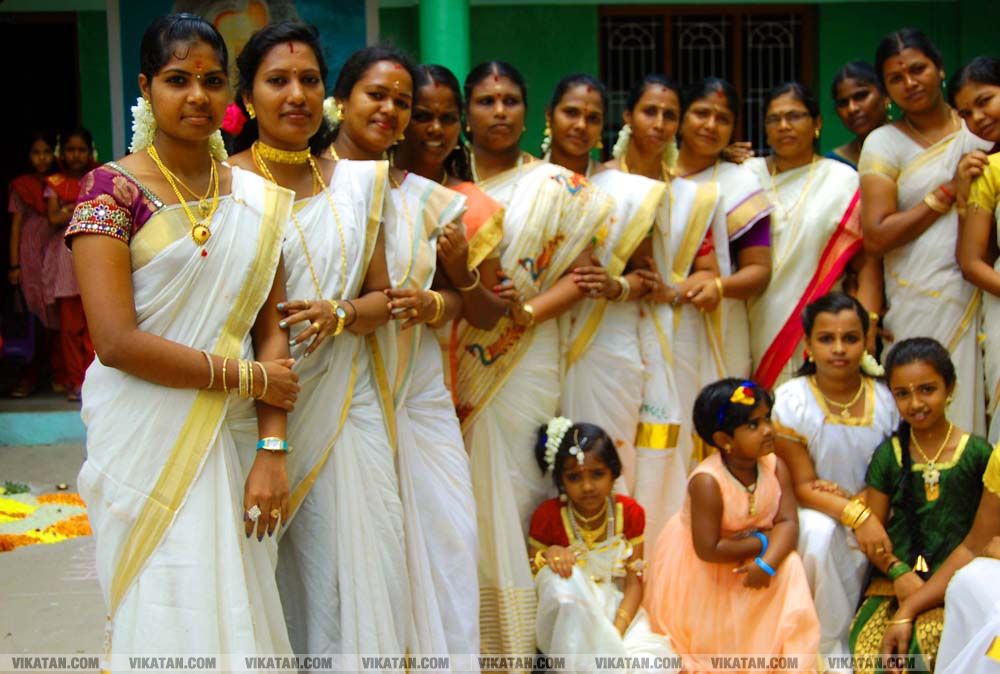 கன்னியாகுமரி மாவட்டம் நாகர்கோவில் குமரி மெட்ரிக் மேல்நிலைப்பள்ளியில் அத்தப்பூ கோலமிட்டு ஓணம் பண்டிகை கொண்டாட்டம்... படங்கள் - ரா.ராம்குமார் கன்னியாகுமரி மாவட்டம் நாகர்கோவில் குமரி மெட்ரிக் மேல்நிலைப்பள்ளியில் அத்தப்பூ கோலமிட்டு ஓணம் பண்டிகை கொண்டாட்டம்... படங்கள் - ரா.ராம்குமார்