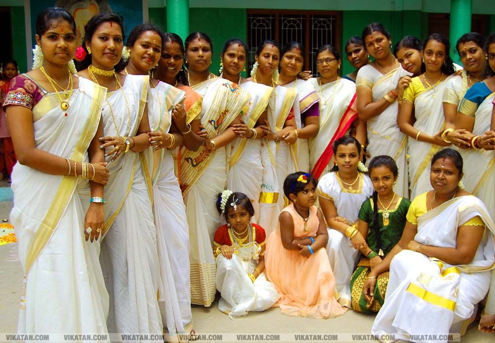 கன்னியாகுமரி மாவட்டம் நாகர்கோவில் குமரி மெட்ரிக் மேல்நிலைப்பள்ளியில் அத்தப்பூ கோலமிட்டு ஓணம் பண்டிகை கொண்டாட்டம்... படங்கள் - ரா.ராம்குமார் கன்னியாகுமரி மாவட்டம் நாகர்கோவில் குமரி மெட்ரிக் மேல்நிலைப்பள்ளியில் அத்தப்பூ கோலமிட்டு ஓணம் பண்டிகை கொண்டாட்டம்... படங்கள் - ரா.ராம்குமார்