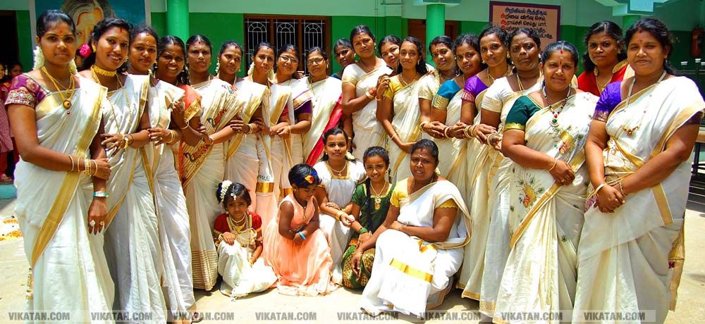 கன்னியாகுமரி மாவட்டம் நாகர்கோவில் குமரி மெட்ரிக் மேல்நிலைப்பள்ளியில் அத்தப்பூ கோலமிட்டு ஓணம் பண்டிகை கொண்டாட்டம்... படங்கள் - ரா.ராம்குமார் கன்னியாகுமரி மாவட்டம் நாகர்கோவில் குமரி மெட்ரிக் மேல்நிலைப்பள்ளியில் அத்தப்பூ கோலமிட்டு ஓணம் பண்டிகை கொண்டாட்டம்... படங்கள் - ரா.ராம்குமார்