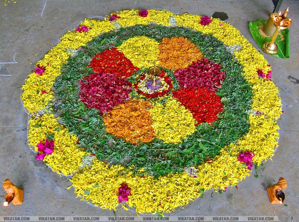 கன்னியாகுமரி மாவட்டம் நாகர்கோவில் குமரி மெட்ரிக் மேல்நிலைப்பள்ளியில் அத்தப்பூ கோலமிட்டு ஓணம் பண்டிகை கொண்டாட்டம்... படங்கள் - ரா.ராம்குமார் கன்னியாகுமரி மாவட்டம் நாகர்கோவில் குமரி மெட்ரிக் மேல்நிலைப்பள்ளியில் அத்தப்பூ கோலமிட்டு ஓணம் பண்டிகை கொண்டாட்டம்... படங்கள் - ரா.ராம்குமார்