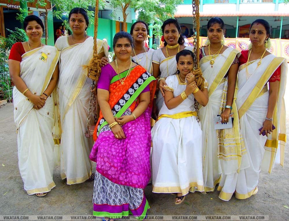 கன்னியாகுமரி மாவட்டம் நாகர்கோவில் குமரி மெட்ரிக் மேல்நிலைப்பள்ளியில் அத்தப்பூ கோலமிட்டு ஓணம் பண்டிகை கொண்டாட்டம்... படங்கள் - ரா.ராம்குமார் கன்னியாகுமரி மாவட்டம் நாகர்கோவில் குமரி மெட்ரிக் மேல்நிலைப்பள்ளியில் அத்தப்பூ கோலமிட்டு ஓணம் பண்டிகை கொண்டாட்டம்... படங்கள் - ரா.ராம்குமார்