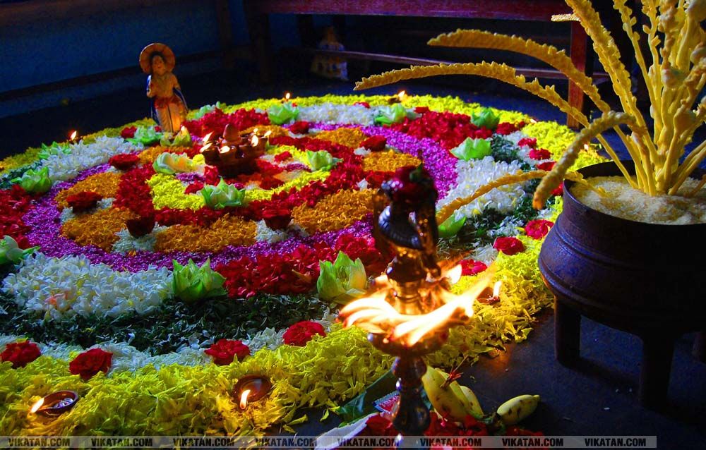 கன்னியாகுமரி மாவட்டம் நாகர்கோவில் குமரி மெட்ரிக் மேல்நிலைப்பள்ளியில் அத்தப்பூ கோலமிட்டு ஓணம் பண்டிகை கொண்டாட்டம்... படங்கள் - ரா.ராம்குமார் கன்னியாகுமரி மாவட்டம் நாகர்கோவில் குமரி மெட்ரிக் மேல்நிலைப்பள்ளியில் அத்தப்பூ கோலமிட்டு ஓணம் பண்டிகை கொண்டாட்டம்... படங்கள் - ரா.ராம்குமார்