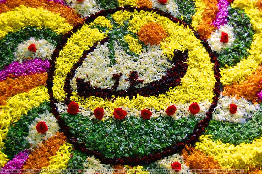 கன்னியாகுமரி மாவட்டம் நாகர்கோவில் குமரி மெட்ரிக் மேல்நிலைப்பள்ளியில் அத்தப்பூ கோலமிட்டு ஓணம் பண்டிகை கொண்டாட்டம்... படங்கள் - ரா.ராம்குமார் கன்னியாகுமரி மாவட்டம் நாகர்கோவில் குமரி மெட்ரிக் மேல்நிலைப்பள்ளியில் அத்தப்பூ கோலமிட்டு ஓணம் பண்டிகை கொண்டாட்டம்... படங்கள் - ரா.ராம்குமார்