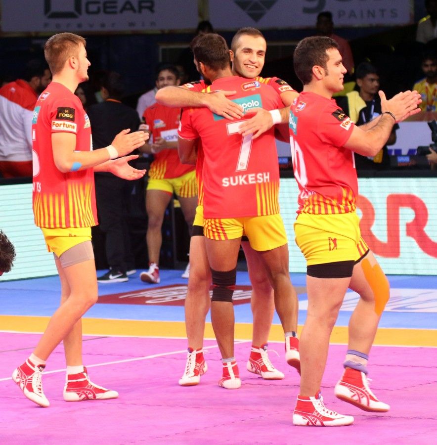 தெலுங்கு டைட்டன்ஸ் ஹாட்ரிக் தோல்வி, ராகுல் சவுதரிக்கு லைக்ஸ் அள்ளியது, 'பாயின்ட் வரட்டும்' என காத்திருந்து டெல்லி தோற்றது..! #ProKabaddi தெலுங்கு டைட்டன்ஸ் ஹாட்ரிக் தோல்வி, ராகுல் சவுதரிக்கு லைக்ஸ் அள்ளியது, 'பாயின்ட் வரட்டும்' என காத்திருந்து டெல்லி தோற்றது..! #ProKabaddi