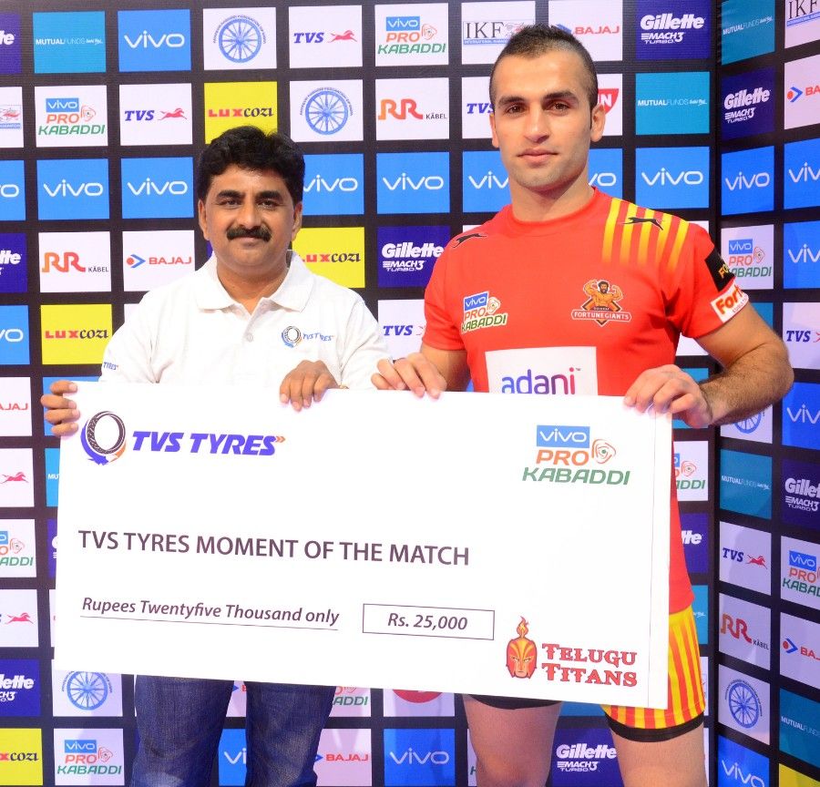 தெலுங்கு டைட்டன்ஸ் ஹாட்ரிக் தோல்வி, ராகுல் சவுதரிக்கு லைக்ஸ் அள்ளியது, 'பாயின்ட் வரட்டும்' என காத்திருந்து டெல்லி தோற்றது..! #ProKabaddi தெலுங்கு டைட்டன்ஸ் ஹாட்ரிக் தோல்வி, ராகுல் சவுதரிக்கு லைக்ஸ் அள்ளியது, 'பாயின்ட் வரட்டும்' என காத்திருந்து டெல்லி தோற்றது..! #ProKabaddi