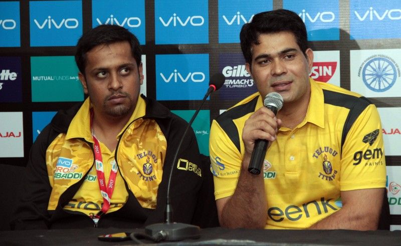 தெலுங்கு டைட்டன்ஸ் ஹாட்ரிக் தோல்வி, ராகுல் சவுதரிக்கு லைக்ஸ் அள்ளியது, 'பாயின்ட் வரட்டும்' என காத்திருந்து டெல்லி தோற்றது..! #ProKabaddi தெலுங்கு டைட்டன்ஸ் ஹாட்ரிக் தோல்வி, ராகுல் சவுதரிக்கு லைக்ஸ் அள்ளியது, 'பாயின்ட் வரட்டும்' என காத்திருந்து டெல்லி தோற்றது..! #ProKabaddi