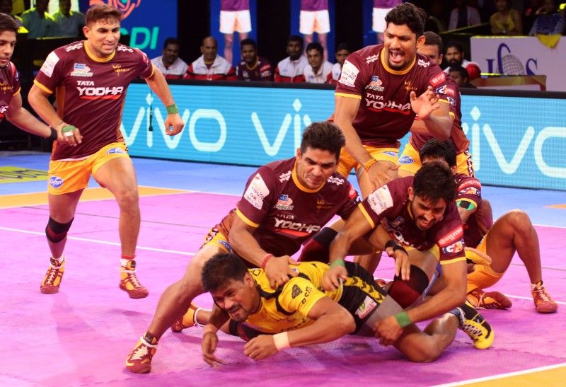 தெலுங்கு டைட்டன்ஸ் ஹாட்ரிக் தோல்வி, ராகுல் சவுதரிக்கு லைக்ஸ் அள்ளியது, 'பாயின்ட் வரட்டும்' என காத்திருந்து டெல்லி தோற்றது..! #ProKabaddi தெலுங்கு டைட்டன்ஸ் ஹாட்ரிக் தோல்வி, ராகுல் சவுதரிக்கு லைக்ஸ் அள்ளியது, 'பாயின்ட் வரட்டும்' என காத்திருந்து டெல்லி தோற்றது..! #ProKabaddi