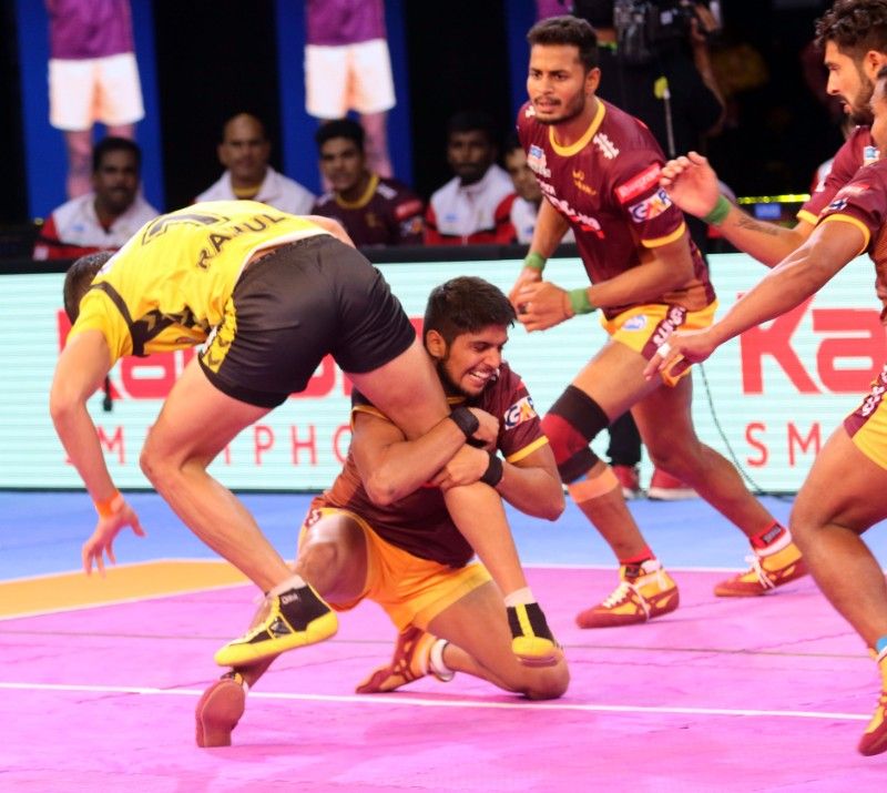 தெலுங்கு டைட்டன்ஸ் ஹாட்ரிக் தோல்வி, ராகுல் சவுதரிக்கு லைக்ஸ் அள்ளியது, 'பாயின்ட் வரட்டும்' என காத்திருந்து டெல்லி தோற்றது..! #ProKabaddi தெலுங்கு டைட்டன்ஸ் ஹாட்ரிக் தோல்வி, ராகுல் சவுதரிக்கு லைக்ஸ் அள்ளியது, 'பாயின்ட் வரட்டும்' என காத்திருந்து டெல்லி தோற்றது..! #ProKabaddi