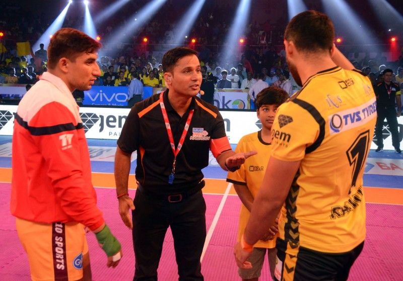 தெலுங்கு டைட்டன்ஸ் ஹாட்ரிக் தோல்வி, ராகுல் சவுதரிக்கு லைக்ஸ் அள்ளியது, 'பாயின்ட் வரட்டும்' என காத்திருந்து டெல்லி தோற்றது..! #ProKabaddi தெலுங்கு டைட்டன்ஸ் ஹாட்ரிக் தோல்வி, ராகுல் சவுதரிக்கு லைக்ஸ் அள்ளியது, 'பாயின்ட் வரட்டும்' என காத்திருந்து டெல்லி தோற்றது..! #ProKabaddi